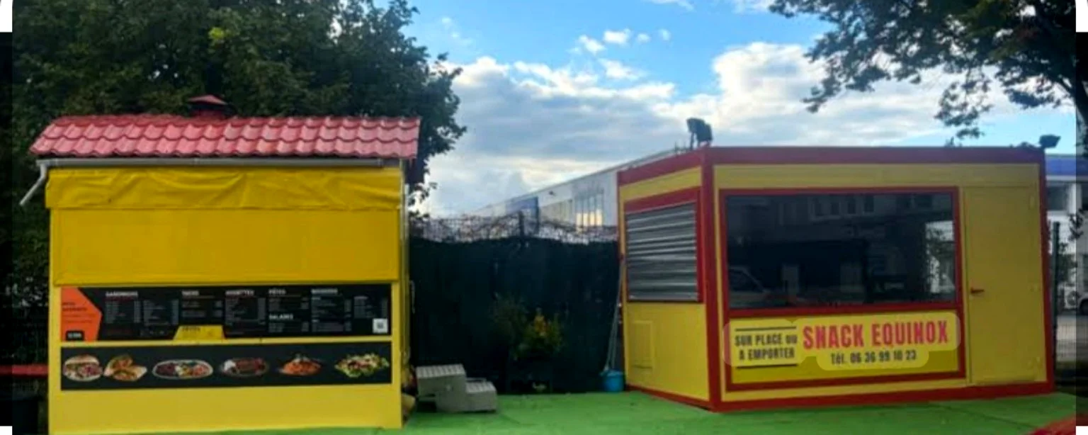 Le véritable Snack Equinox, bâtiments jaunes avec l'enseigne à Reichstett