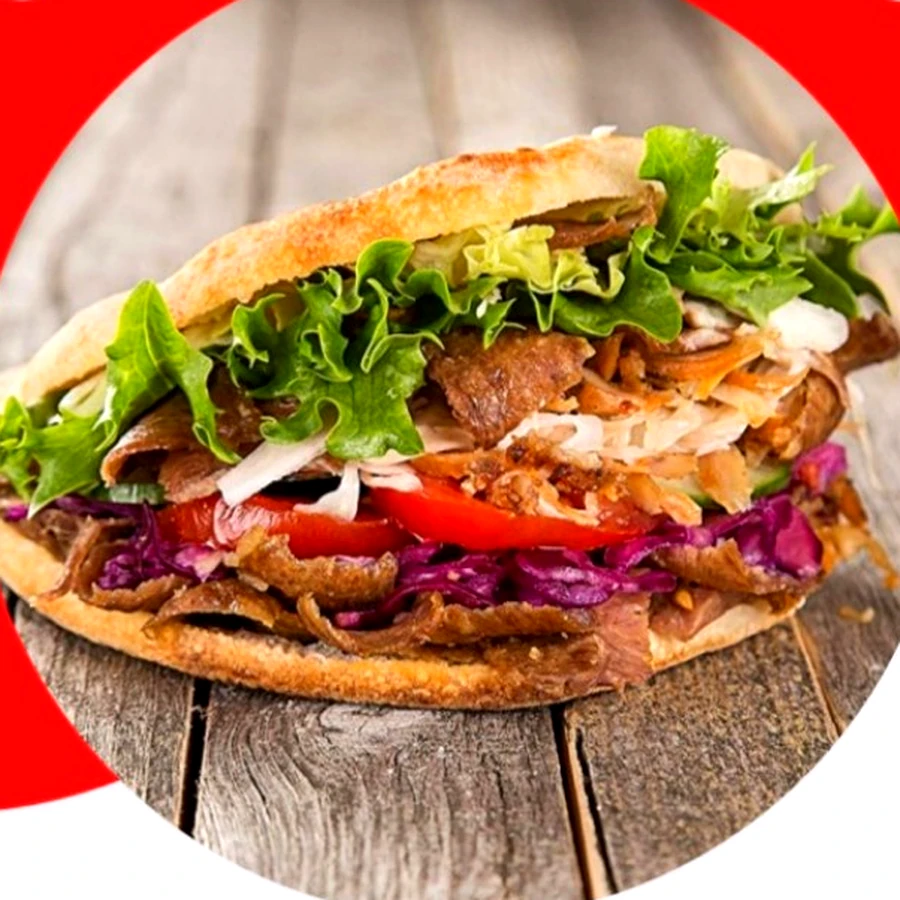 Sandwich kebab illustrant les spécialités du Snack Equinox